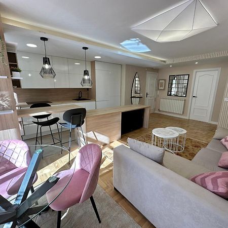 A Un Paso De La Catedral Apartment Burgos Luaran gambar